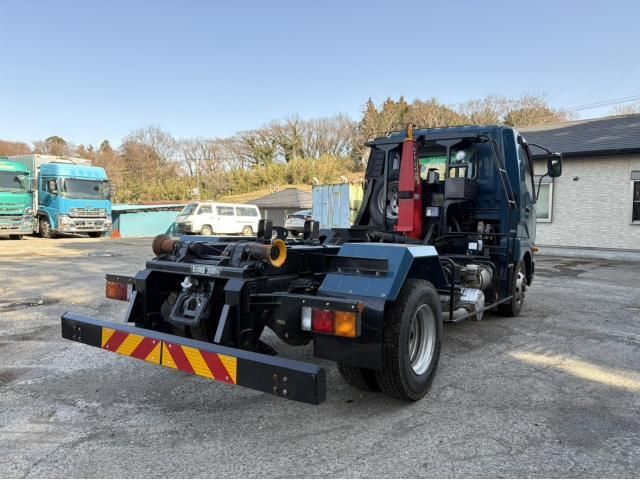 MITSUBISHI FUSOU FIGHTER 2017 Image 31