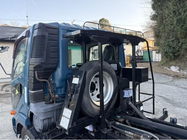 MITSUBISHI FUSOU FIGHTER 2017 Image 31