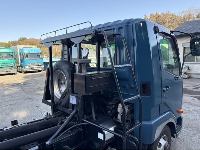 MITSUBISHI FUSOU FIGHTER 2017 Image 31