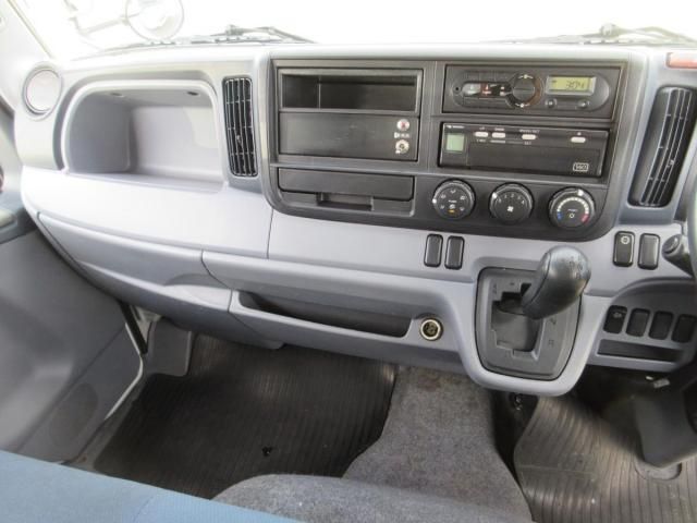 MITSUBISHI CANTER 2016 Image 31