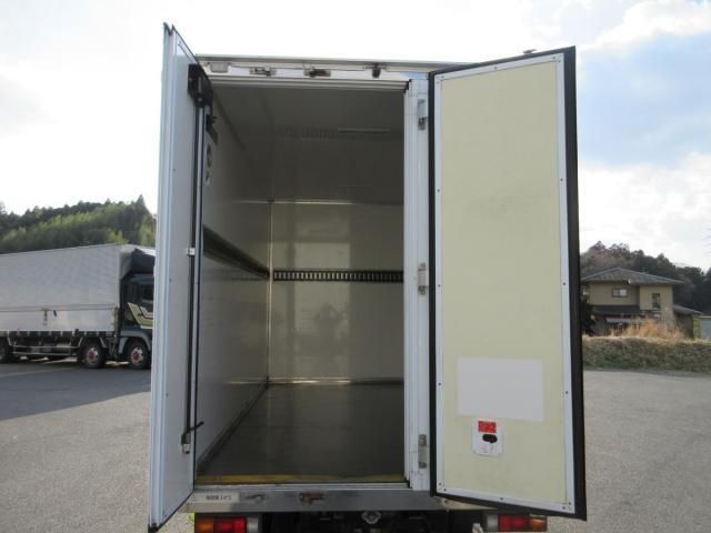 MITSUBISHI CANTER 2016 Image 31