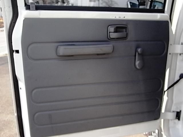 ISUZU ELF 2016 Image 31