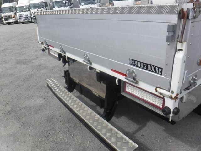 MITSUBISHI CANTER 2017 Image 31