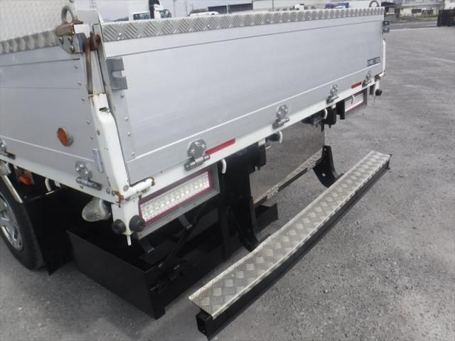 MITSUBISHI CANTER 2017 Image 31