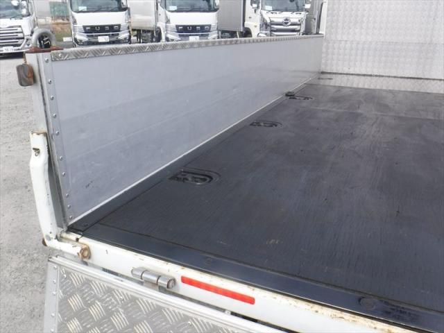 MITSUBISHI CANTER 2017 Image 31