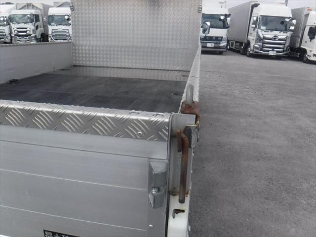 MITSUBISHI CANTER 2017 Image 31