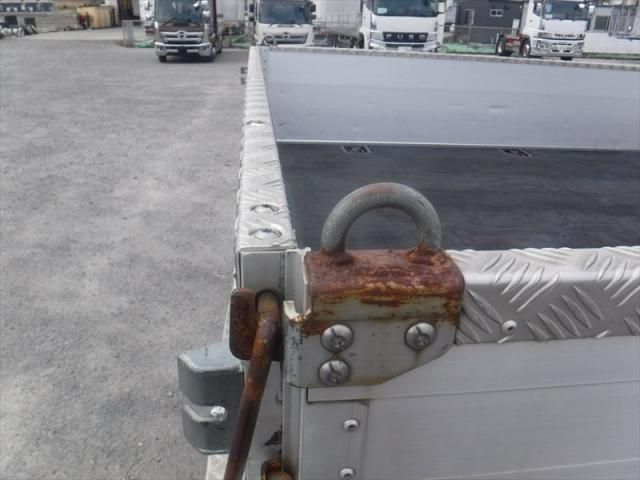 MITSUBISHI CANTER 2017 Image 31