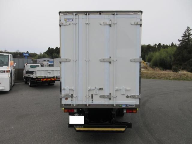 MITSUBISHI CANTER 2017 Image 31