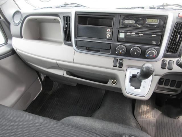 MITSUBISHI CANTER 2017 Image 31