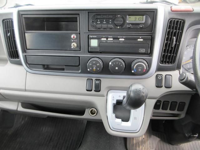 MITSUBISHI CANTER 2017 Image 31