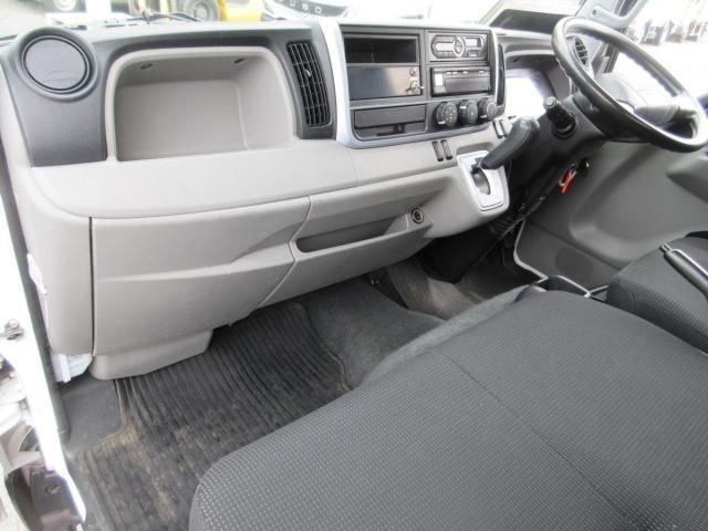 MITSUBISHI CANTER 2017 Image 31