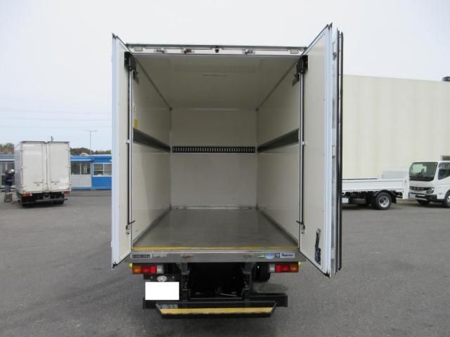 MITSUBISHI CANTER 2017 Image 31