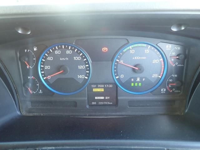 MITSUBISHI FUSOU SUPER GREAT 2017 Image 31