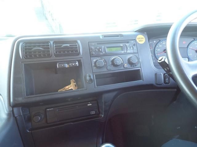 MITSUBISHI FUSOU SUPER GREAT 2017 Image 31