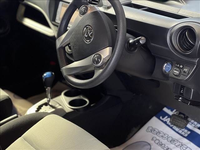 TOYOTA AQUA 2013 Image 31