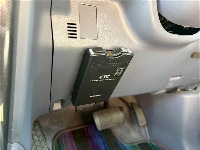 TOYOTA HILUXSURF WAGON 4WD 1998 Image 31