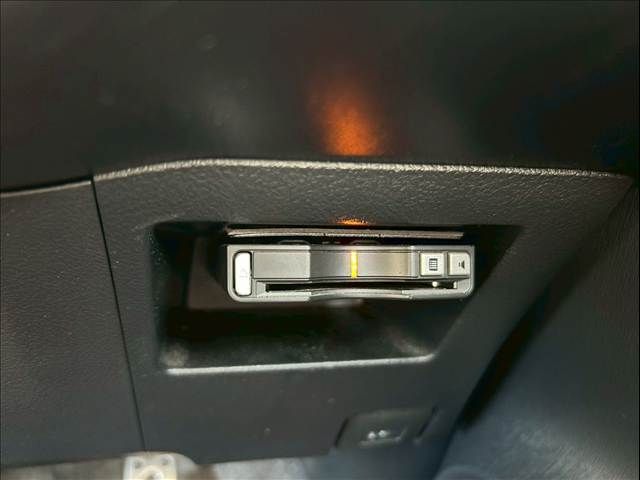 TOYOTA VITZ 2013 Image 31