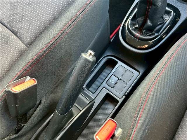 TOYOTA VITZ 2013 Image 31