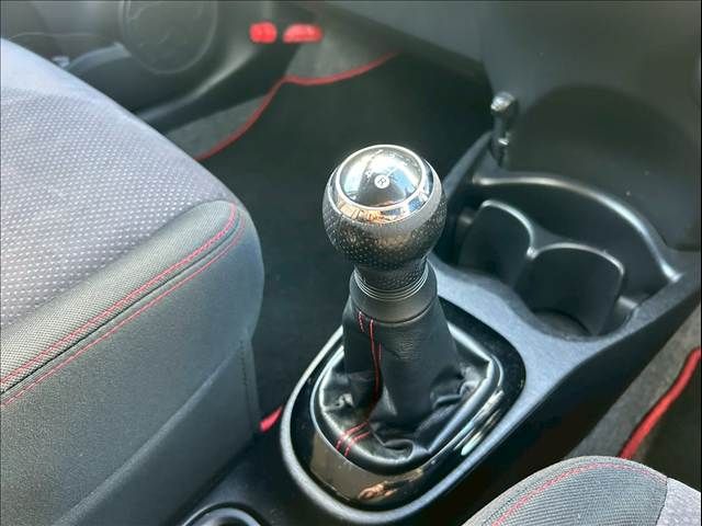 TOYOTA VITZ 2013 Image 31