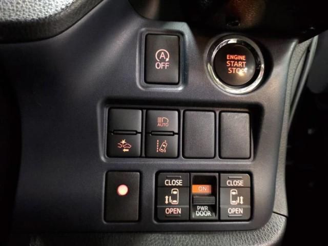 TOYOTA NOAH 2016 Image 31