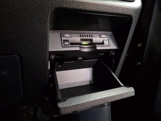 TOYOTA NOAH 2016 Image 31