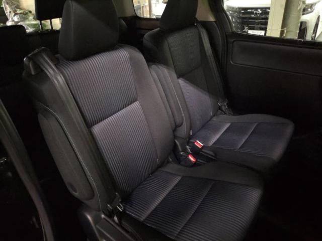 TOYOTA NOAH 2016 Image 31