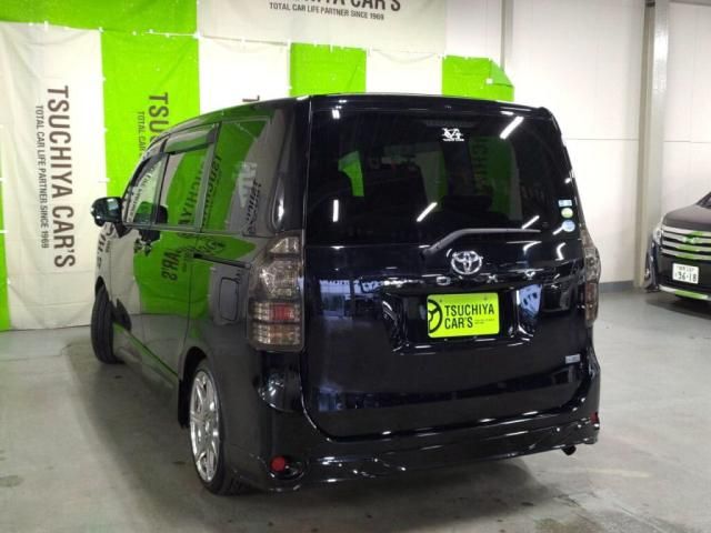 TOYOTA VOXY 2011 Image 31