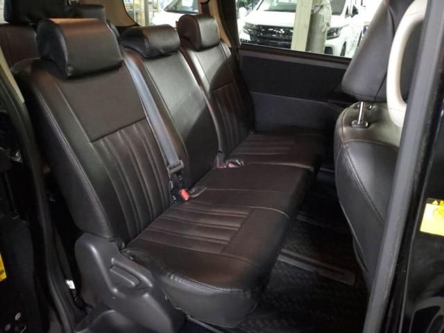 TOYOTA VOXY 2011 Image 31