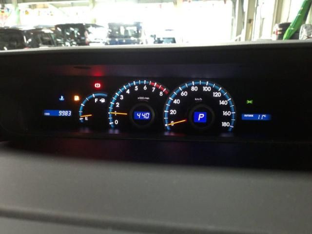 TOYOTA VOXY 2011 Image 31