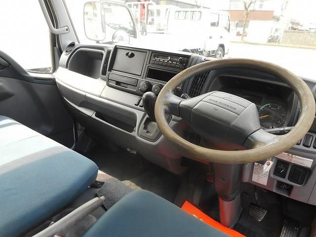 MITSUBISHI CANTER 2011 Image 31