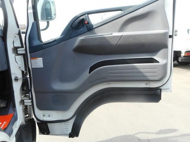 MITSUBISHI CANTER 2011 Image 31