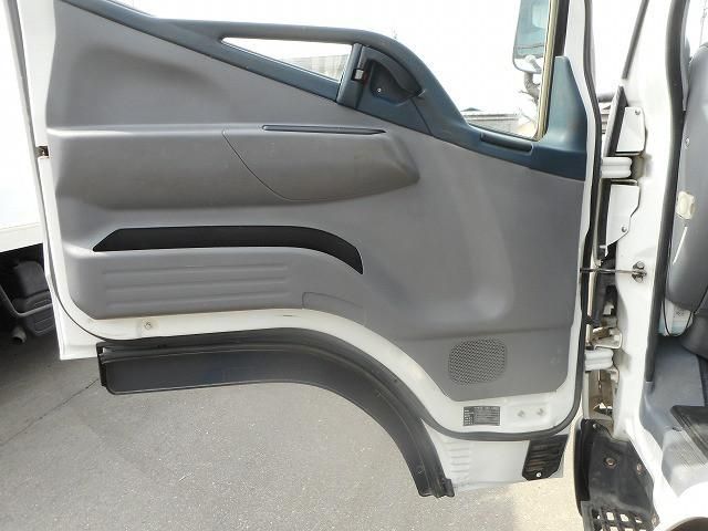 MITSUBISHI CANTER 2011 Image 31
