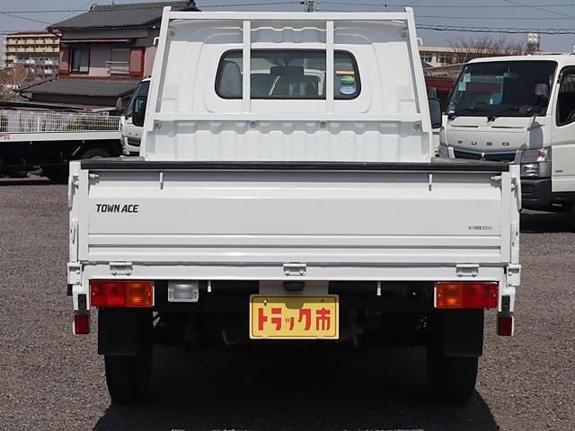 TOYOTA TOWNACE TRUCK 2WD 2016 Image 31