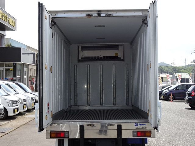 HINO DUTRO 2014 Image 31