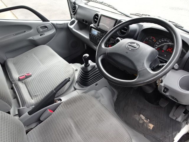 HINO DUTRO 2014 Image 31