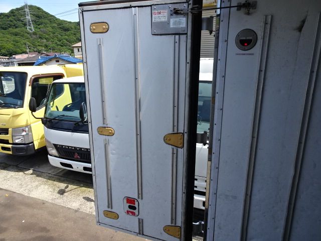 HINO DUTRO 2014 Image 31