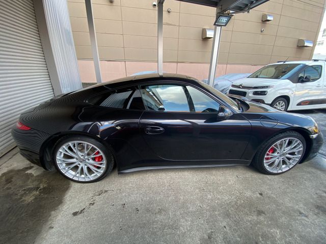 PORSCHE 911 2013 Image 31