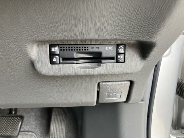 TOYOTA PRIUS 2010 Image 31