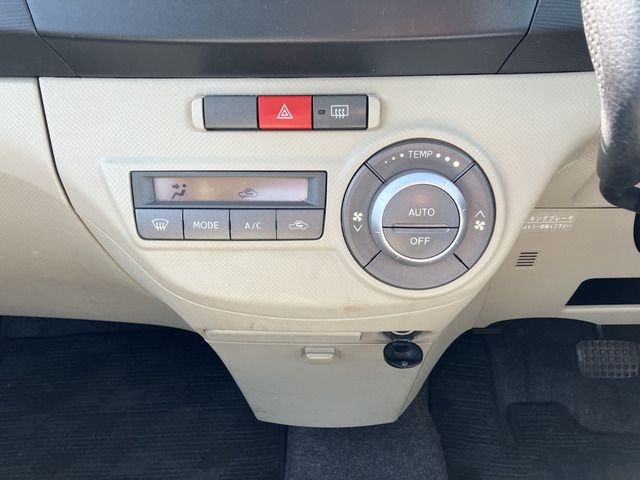 DAIHATSU TANTO EXE 2012 Image 31