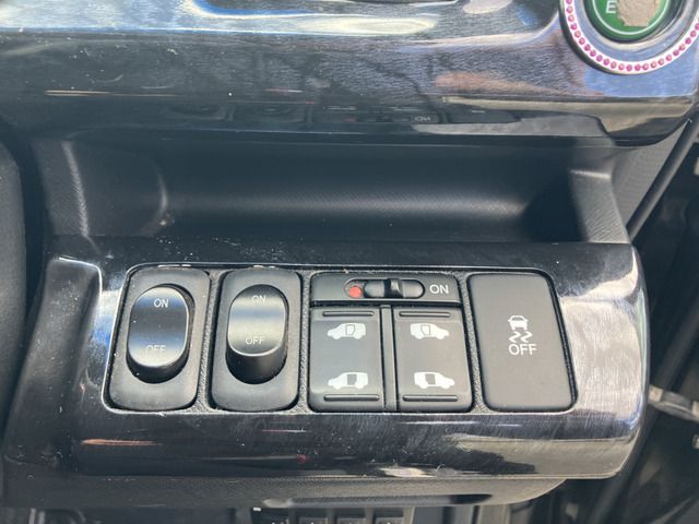 HONDA STEPWAGON SPADA 2010 Image 31