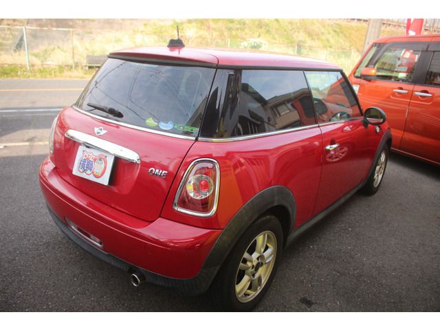 BMW MINI ONE 2011 Image 31