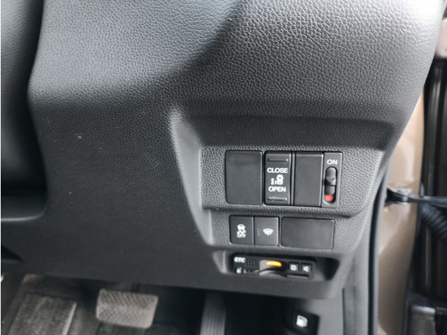 HONDA FREED PLUS 2016 Image 31