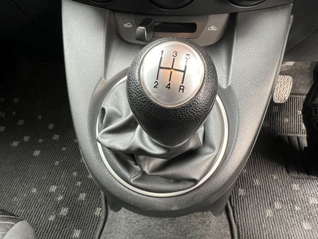 MAZDA DEMIO 2011 Image 31