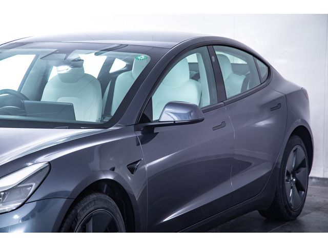 TESLA MODEL 3 2021 Image 31