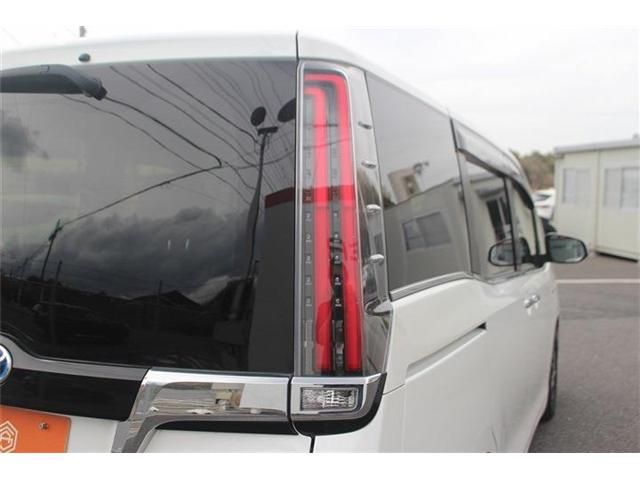 TOYOTA ESQUIRE HYBRID 2017 Image 31