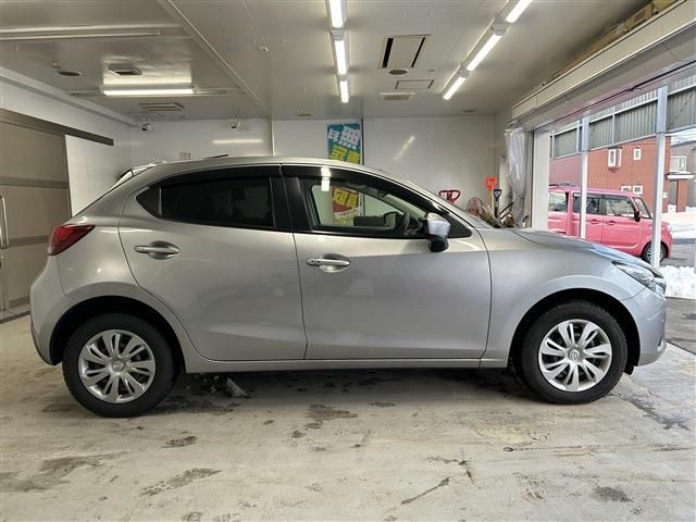 MAZDA DEMIO 4WD 2015 Image 31