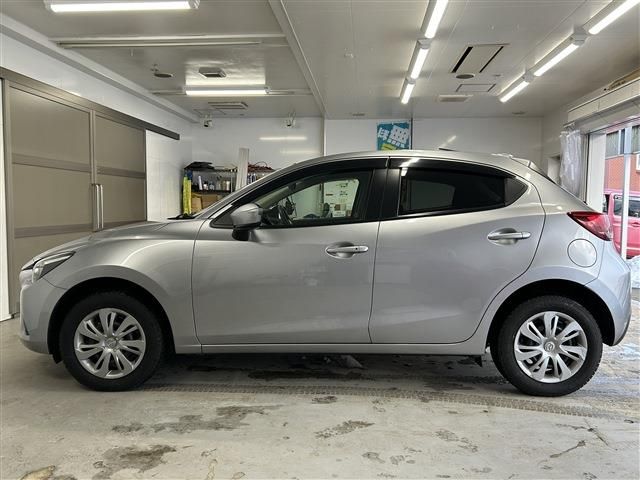 MAZDA DEMIO 4WD 2015 Image 31