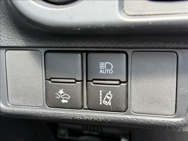 TOYOTA COROLLA FIELDER 2017 Image 31