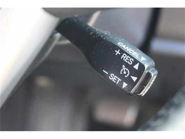 TOYOTA NOAH HYBRID 2017 Image 31