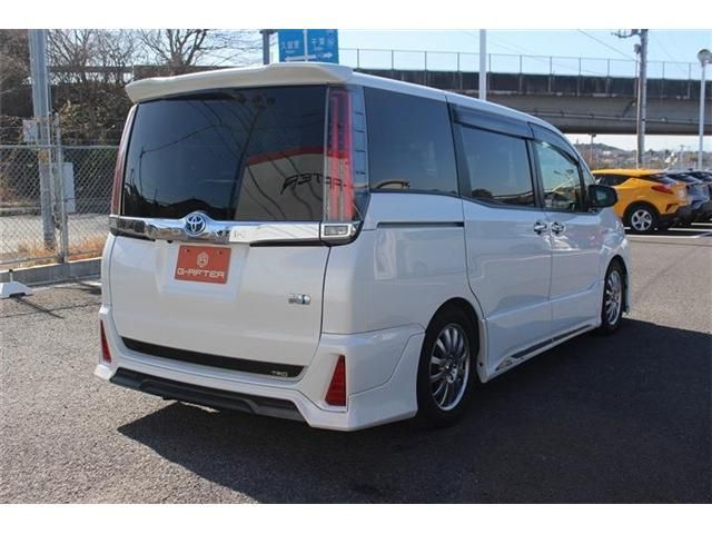 TOYOTA NOAH HYBRID 2017 Image 31